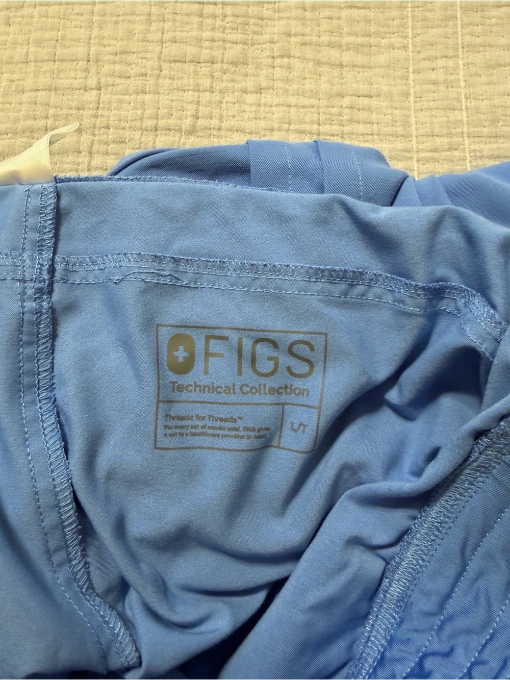 Figs Ceil Blue Women’s Scrub Set - Picture 3 of 3